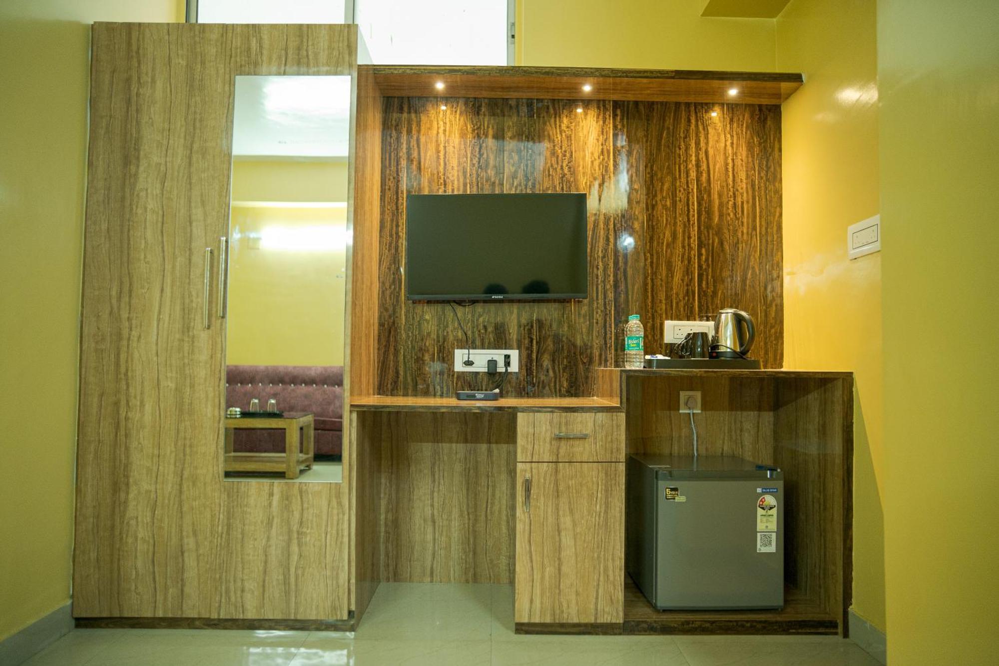 Hotel Ta-Tin Durgāpur エクステリア 写真