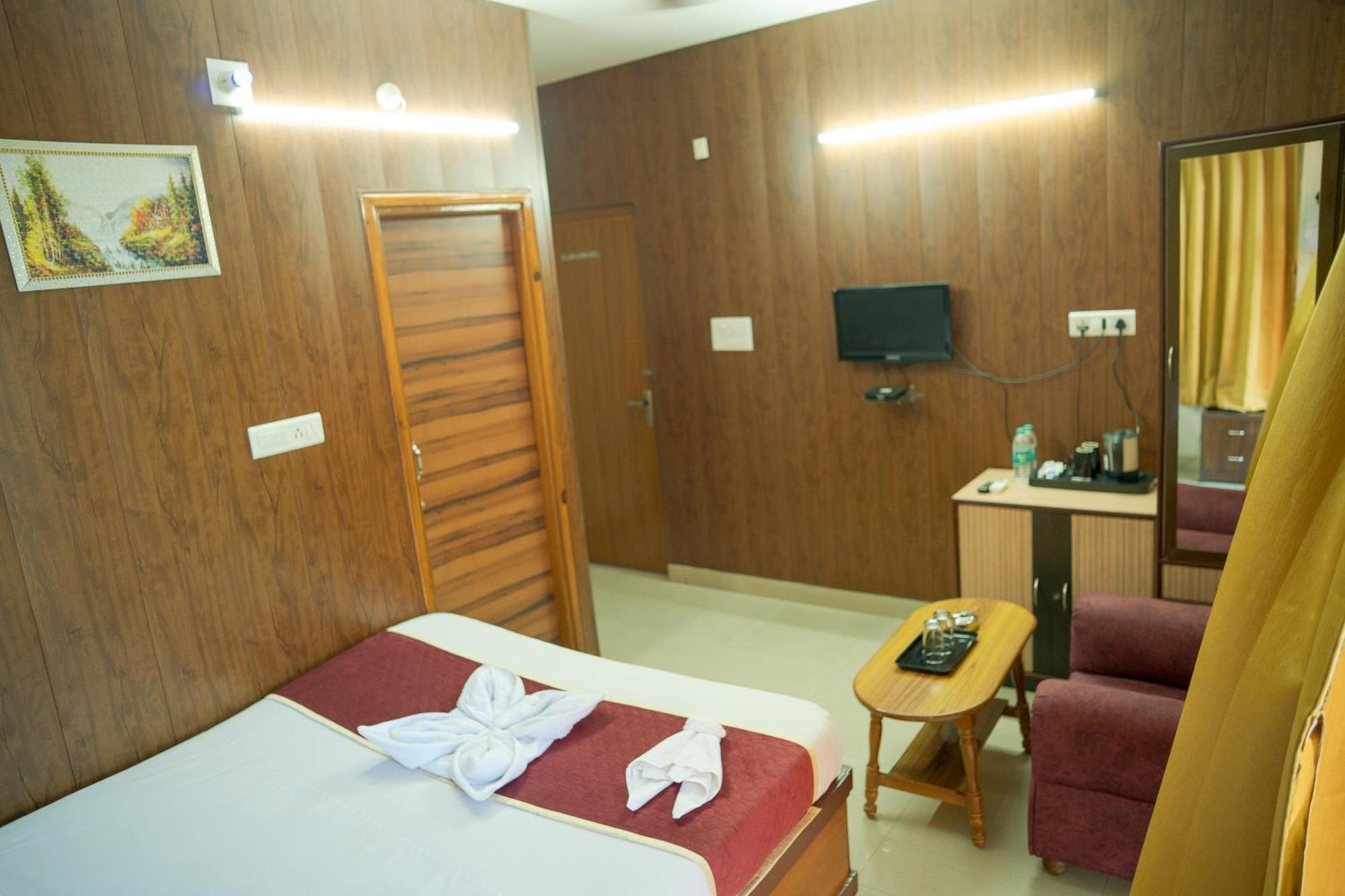 Hotel Ta-Tin Durgāpur エクステリア 写真